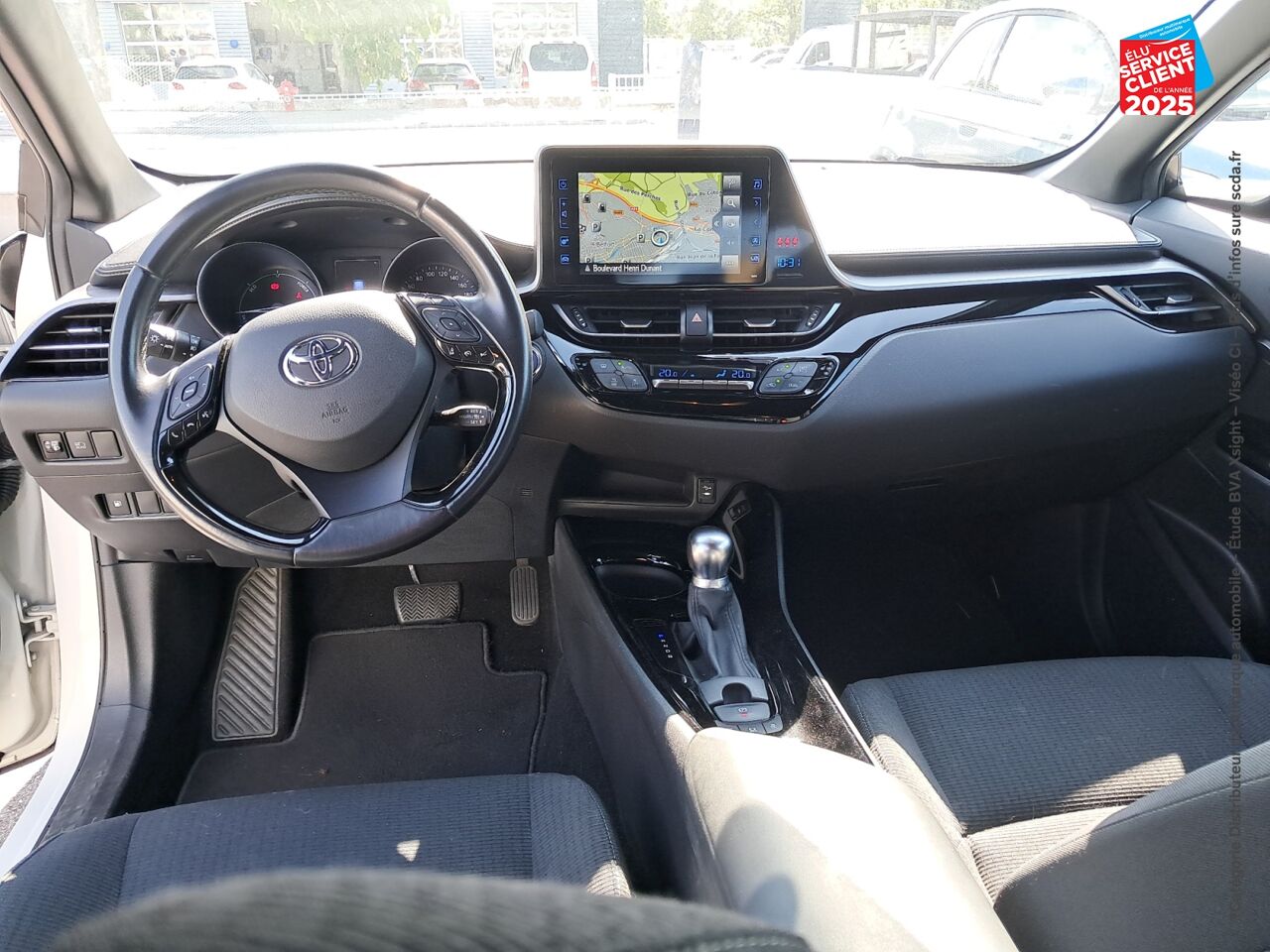 Véhicule d'occasion TOYOTA C-HR 122H DESIGN 2WD E-CVT RC18 chez HESS Automobile
