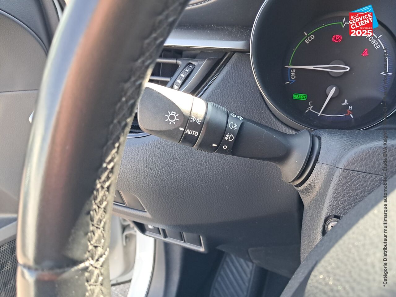 Véhicule d'occasion TOYOTA C-HR 122H DESIGN 2WD E-CVT RC18 chez HESS Automobile