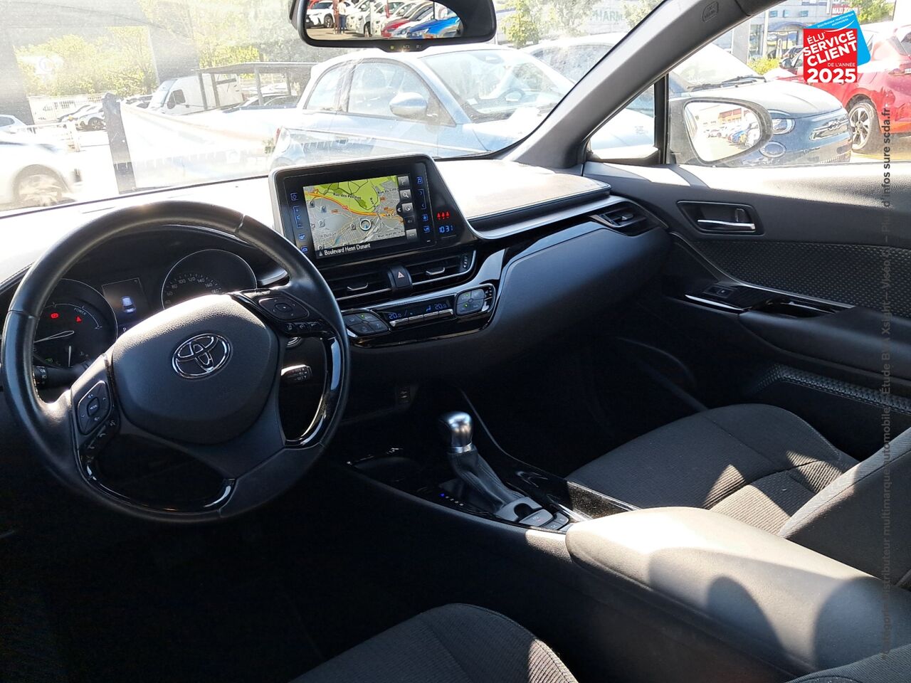 Véhicule d'occasion TOYOTA C-HR 122H DESIGN 2WD E-CVT RC18 chez HESS Automobile