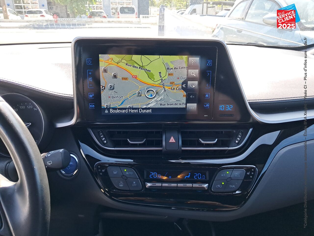 Véhicule d'occasion TOYOTA C-HR 122H DESIGN 2WD E-CVT RC18 chez HESS Automobile