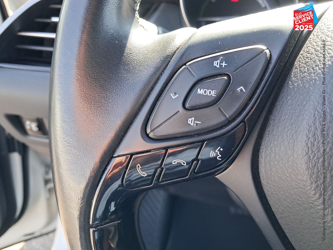 Véhicule d'occasion TOYOTA C-HR 122H DESIGN 2WD E-CVT RC18 chez HESS Automobile