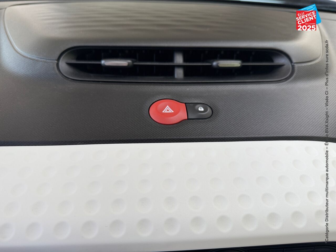Véhicule d'occasion RENAULT TWINGO 1.0 SCE 75CH ZEN chez Dacia Strasbourg