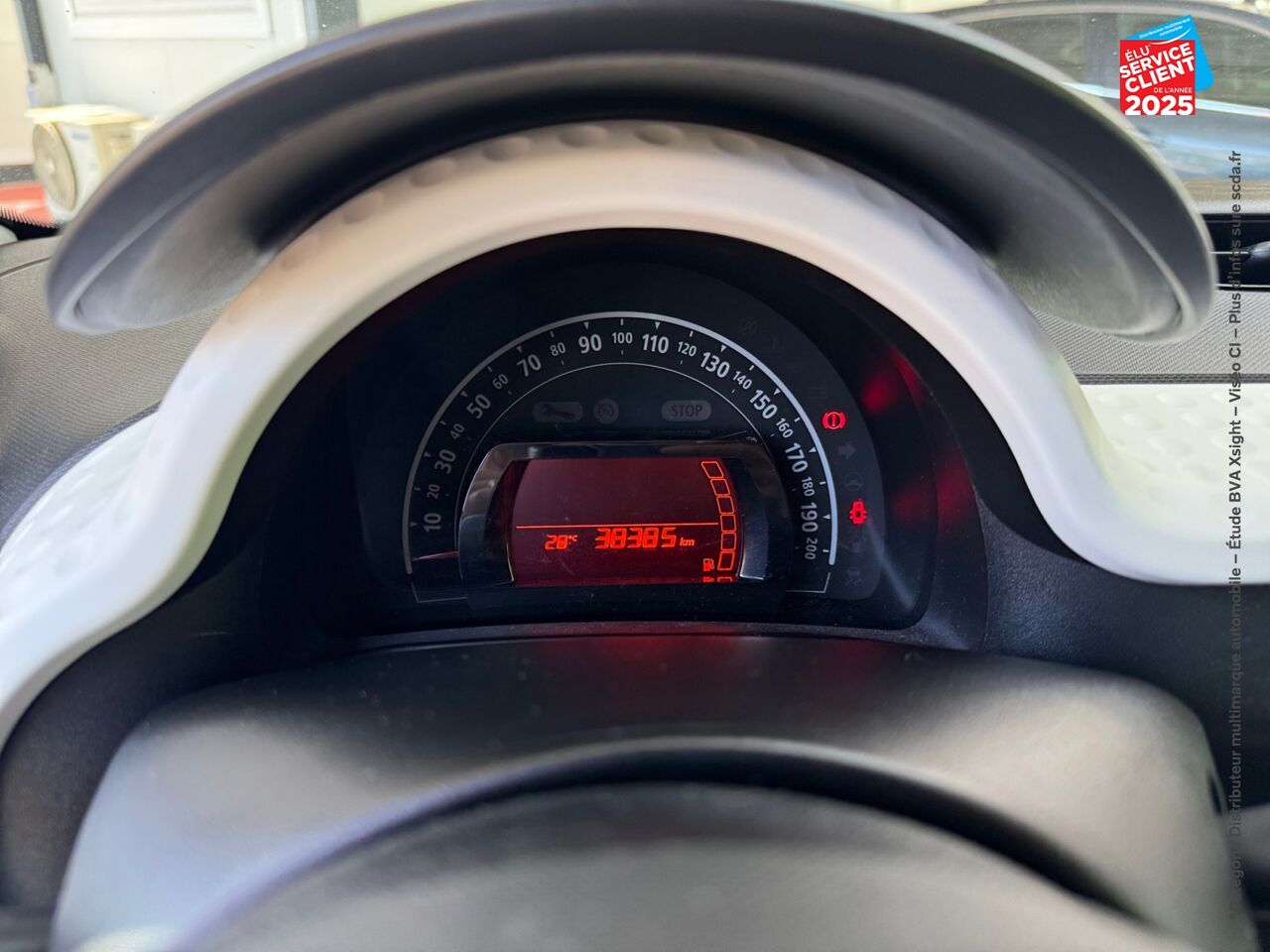 Véhicule d'occasion RENAULT TWINGO 1.0 SCE 75CH ZEN chez Dacia Strasbourg