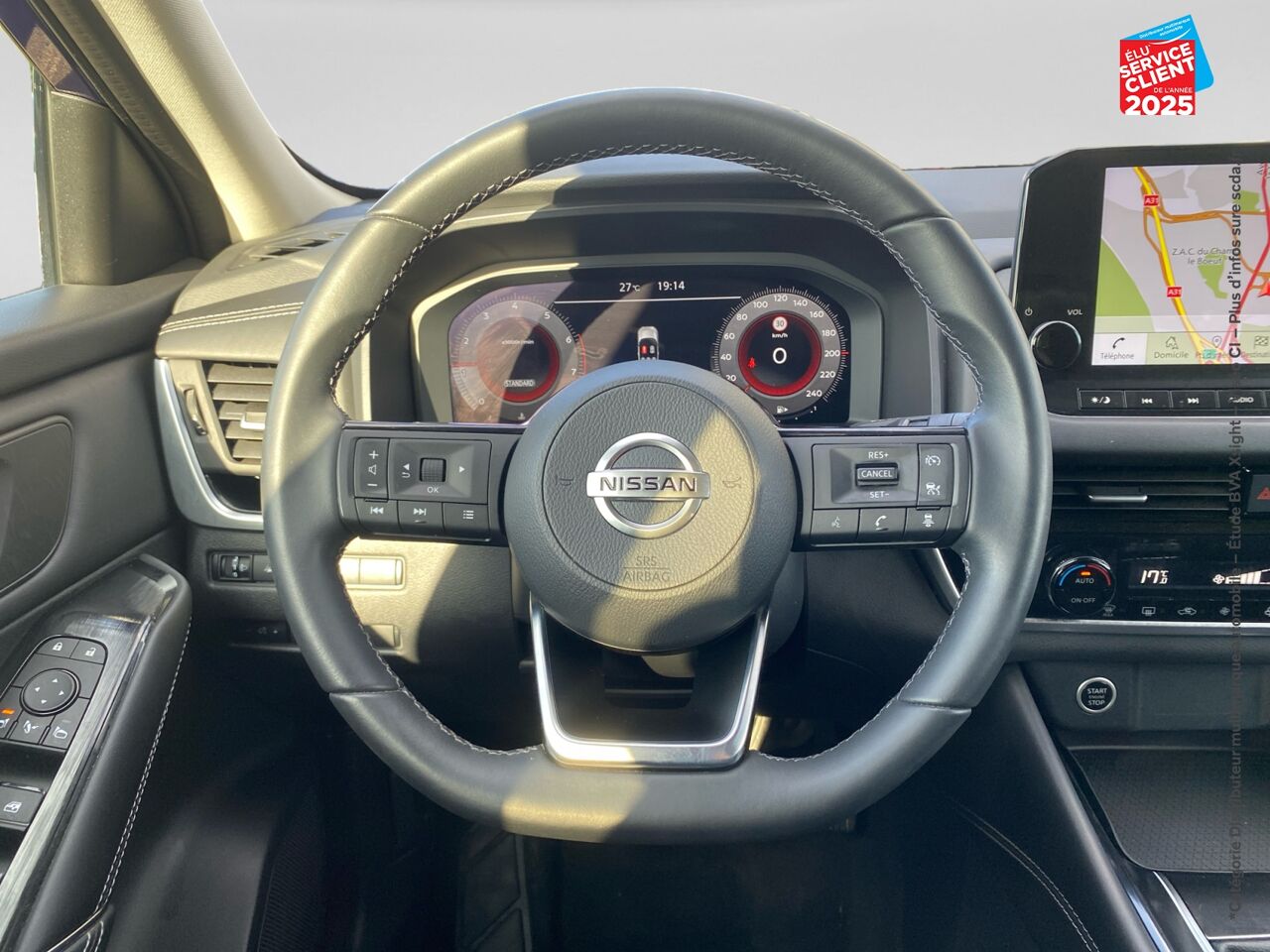 Véhicule d'occasion NISSAN QASHQAI 1.3 MILD HYBRID 140CH N-CONNECTA TPANO GPS CAMERA chez Nissan Metz