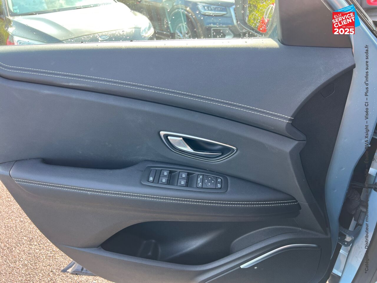 Véhicule d'occasion RENAULT SCENIC 1.7 BLUE DCI 120CH BLACK EDITION TPANO SIEGES CHAUF GPS CAMERA HUD chez Hyundai Mulhouse