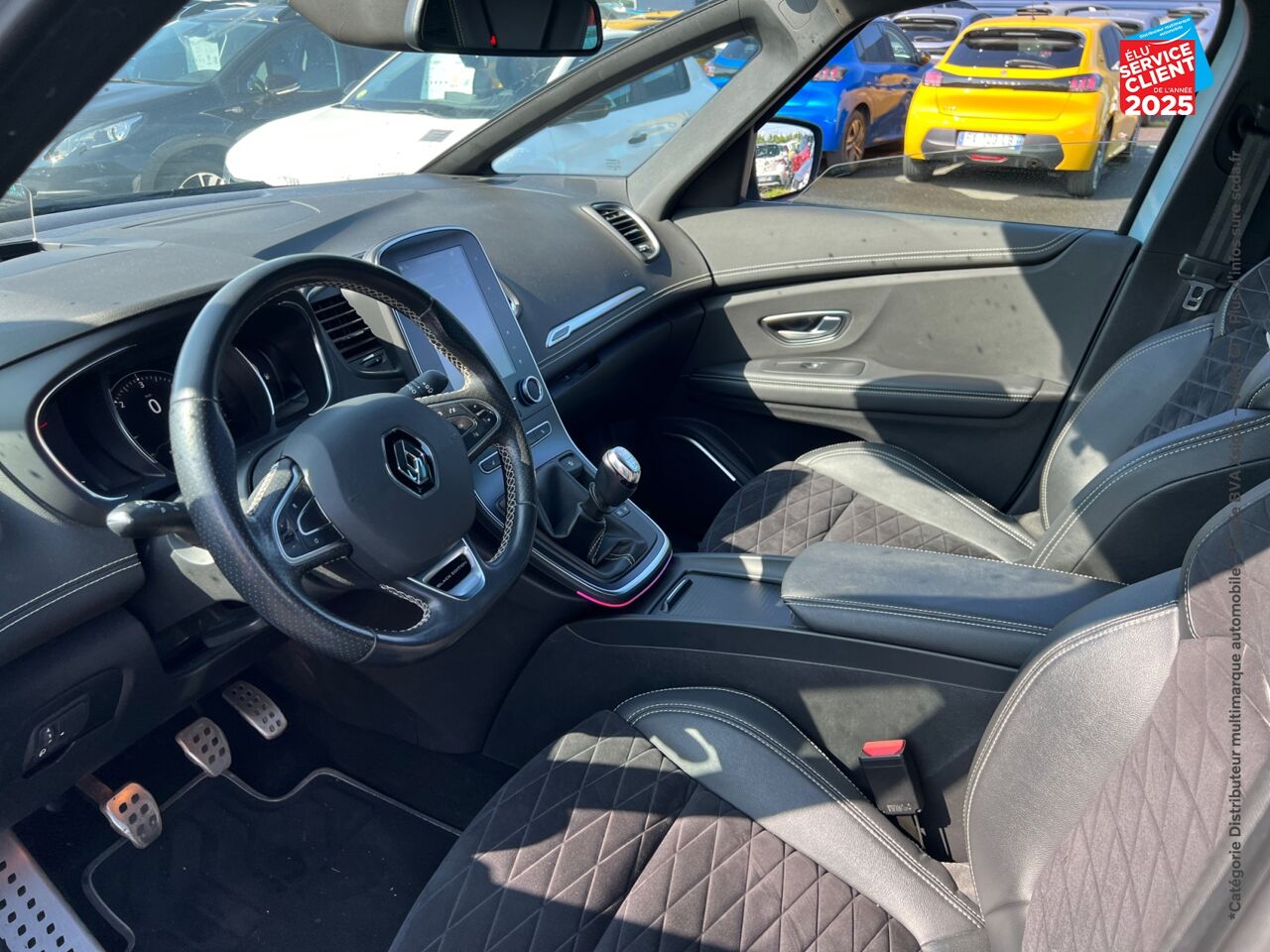 Véhicule d'occasion RENAULT SCENIC 1.7 BLUE DCI 120CH BLACK EDITION TPANO SIEGES CHAUF GPS CAMERA HUD chez Hyundai Mulhouse