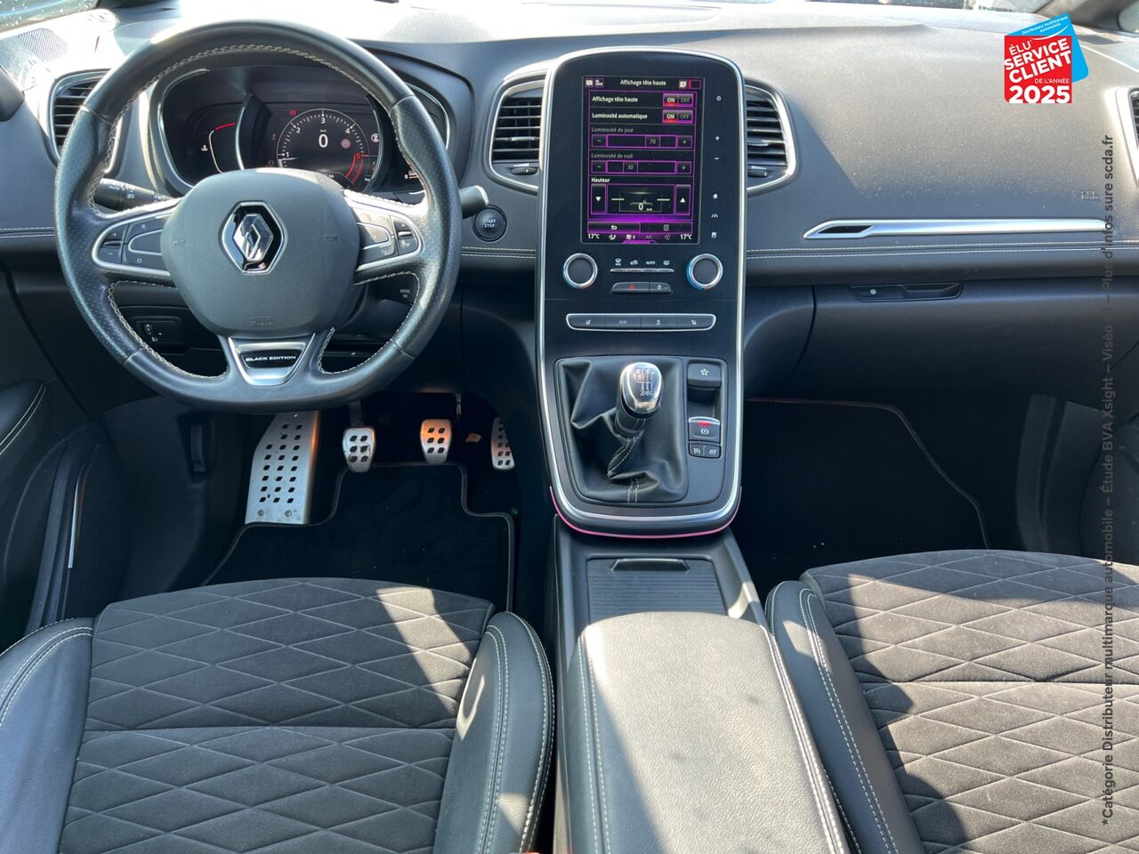 Véhicule d'occasion RENAULT SCENIC 1.7 BLUE DCI 120CH BLACK EDITION TPANO SIEGES CHAUF GPS CAMERA HUD chez Hyundai Mulhouse