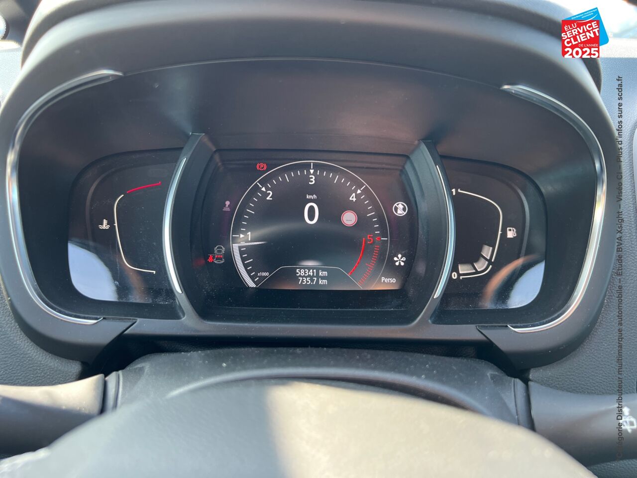 Véhicule d'occasion RENAULT SCENIC 1.7 BLUE DCI 120CH BLACK EDITION TPANO SIEGES CHAUF GPS CAMERA HUD chez Hyundai Mulhouse