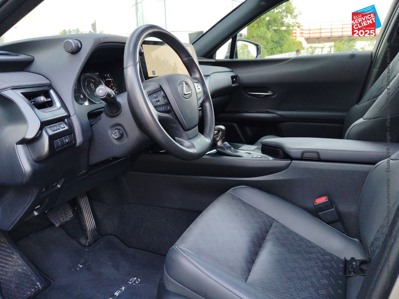 Véhicule d'occasion LEXUS UX 250H LUXE 2WD chez Toyota Thionville