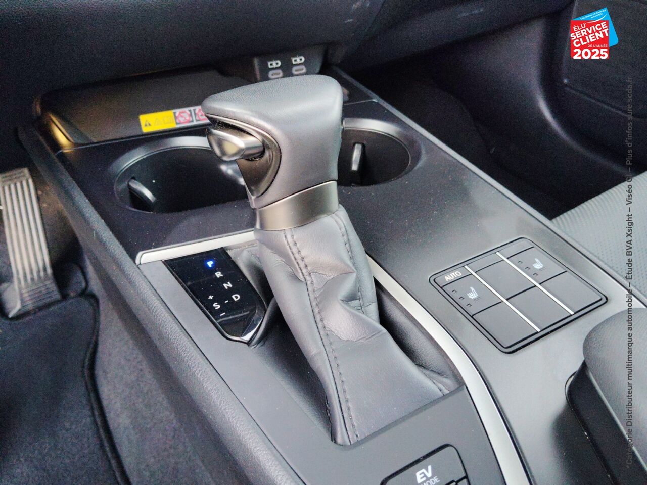 Véhicule d'occasion LEXUS UX 250H LUXE 2WD chez Toyota Thionville