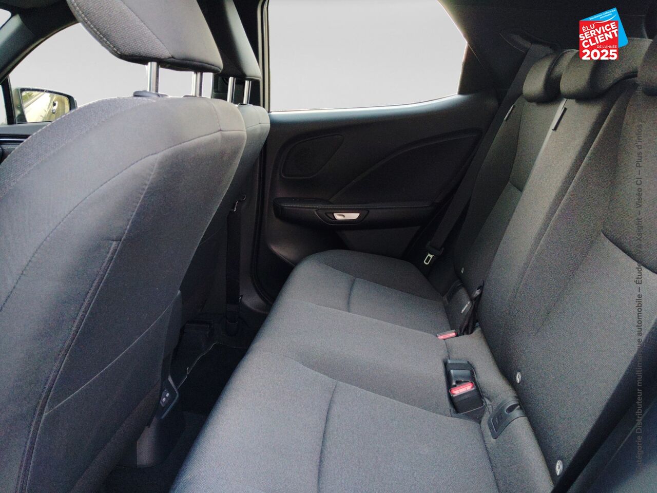 Véhicule d'occasion LEXUS LBX 1.5 136CH BUSINESS PLUS 2WD SIEGES CHAUF GPS CAMERA chez Toyota Besançon