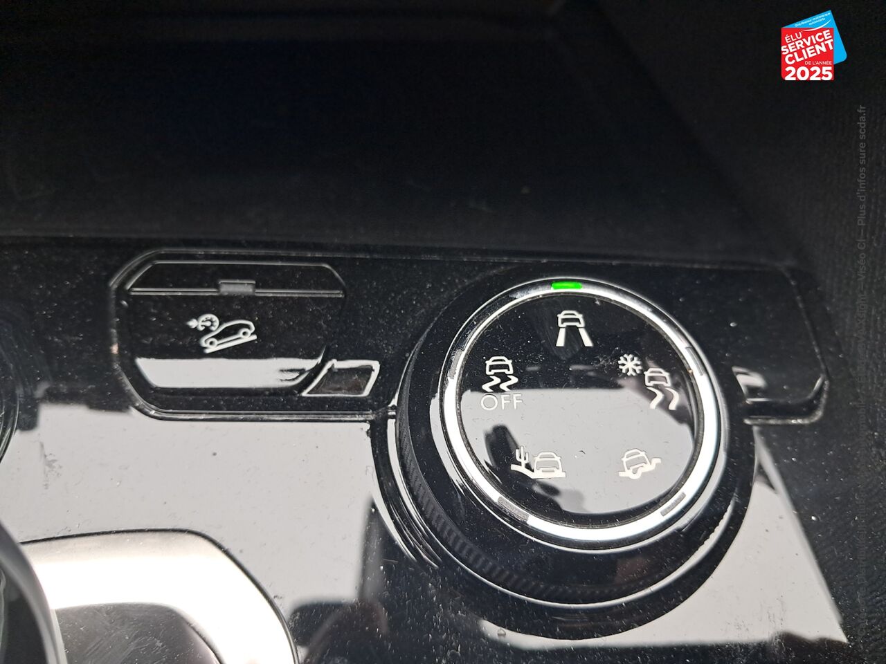 Véhicule d'occasion PEUGEOT 3008 1.2 PURETECH 130CH S/S ALLURE PACK EAT8 GPS CAMERA CARPLAY chez Renault Sélestat