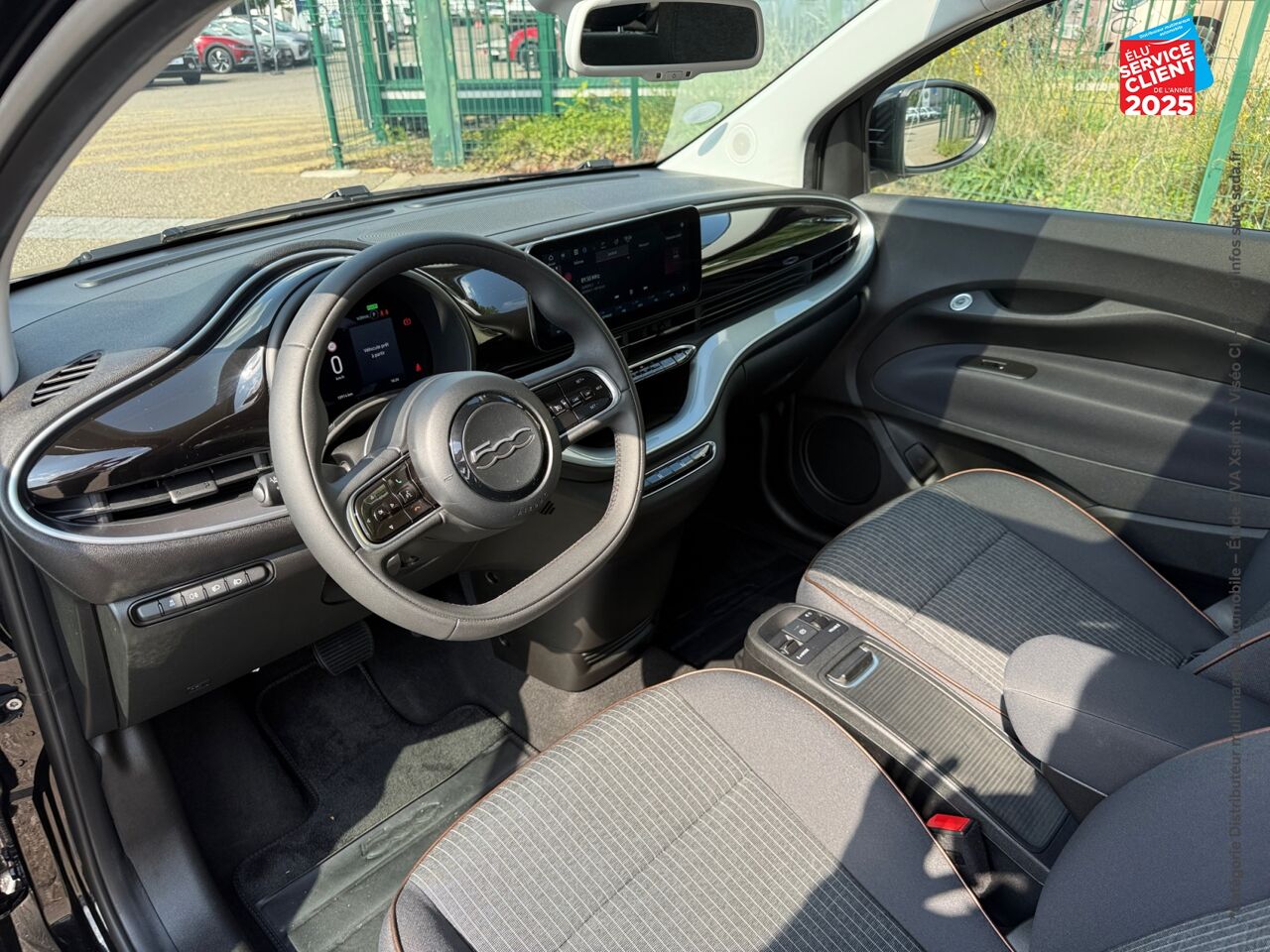 Véhicule d'occasion FIAT 500 E 118CH ICONE PLUS TOUVRANT GPS chez Toyota Thionville
