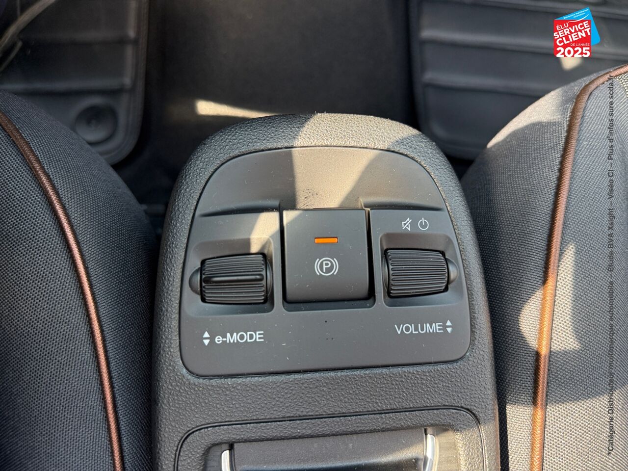 Véhicule d'occasion FIAT 500 E 118CH ICONE PLUS TOUVRANT GPS chez Toyota Thionville