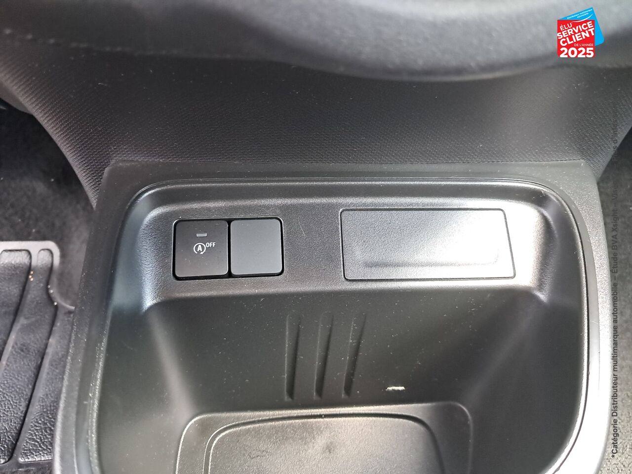 Véhicule d'occasion RENAULT TWINGO 1.0 SCE 65CH ZEN - 21 chez Renault Saint-Louis