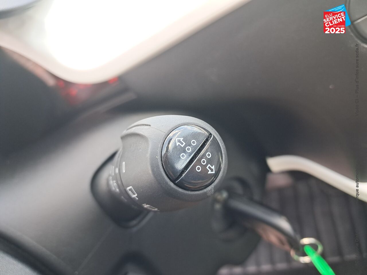 Véhicule d'occasion RENAULT TWINGO 1.0 SCE 65CH ZEN - 21 chez Renault Saint-Louis