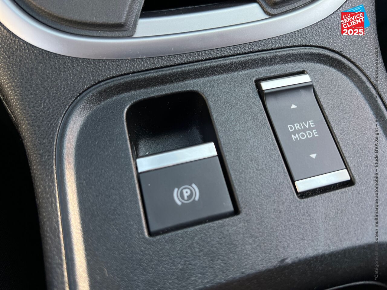 Véhicule d'occasion JEEP AVENGER ELECTRIQUE 156CH 115KW 1ST EDITION chez Peugeot Sedan
