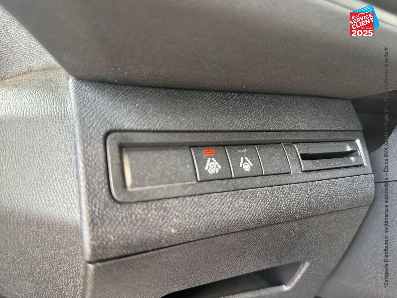 Véhicule d'occasion PEUGEOT 3008 1.2 PURETECH 130CH S/S GT EAT8 GPS CARPLAY chez Nissan Strasbourg