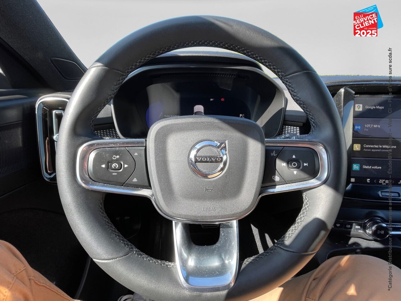 Véhicule d'occasion VOLVO XC40 RECHARGE 231CH PLUS EDT CAMERA chez Volvo Epernay