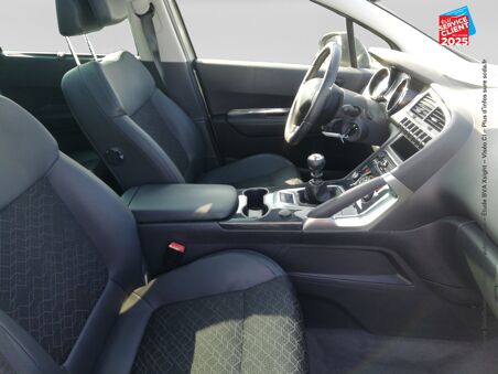 PEUGEOT 3008 1.2 PURETECH...