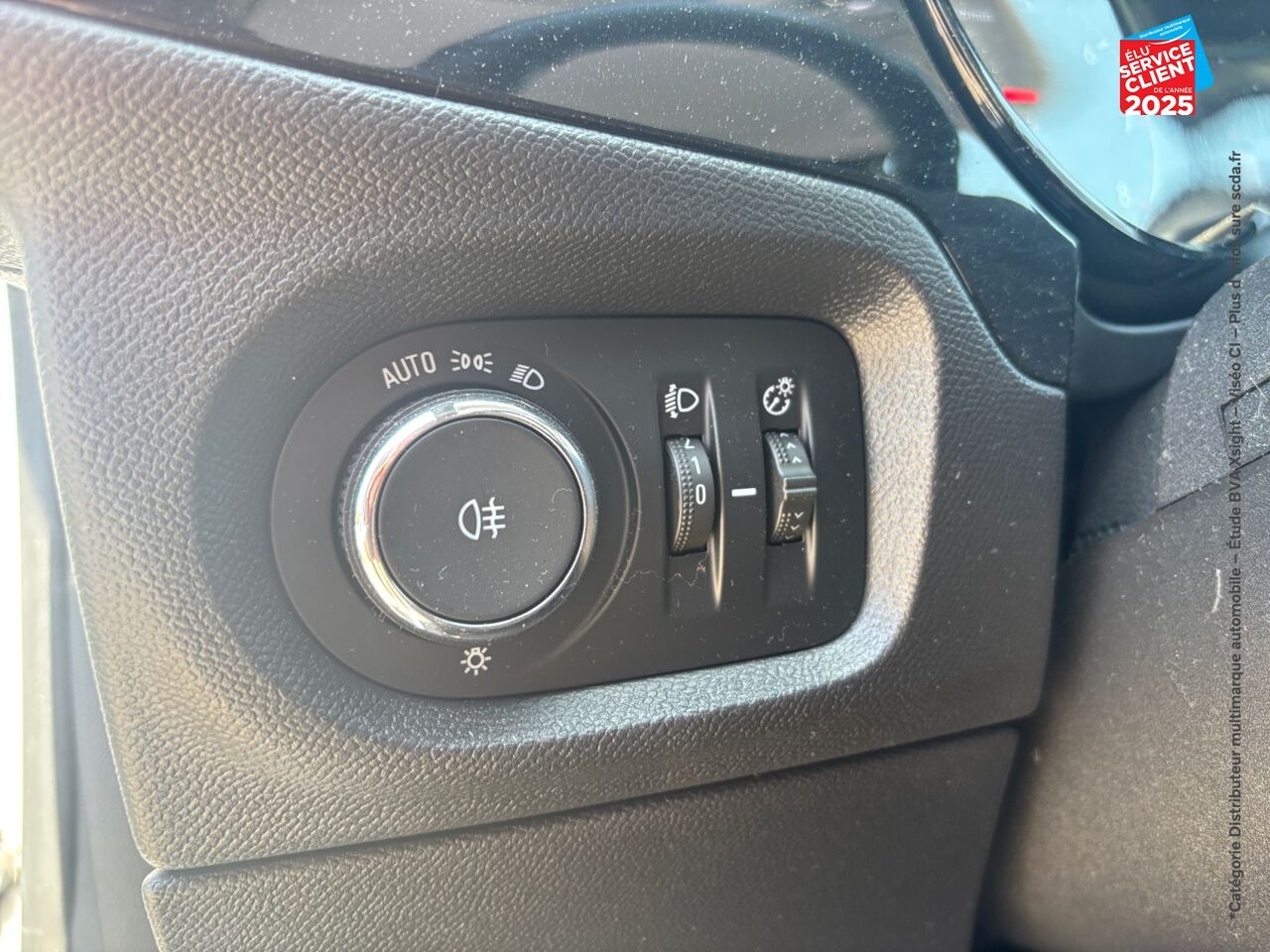 Véhicule d'occasion OPEL CORSA 1.2 75CH ELEGANCE BUSINESS GPS CARPLAY chez Renault Montbéliard