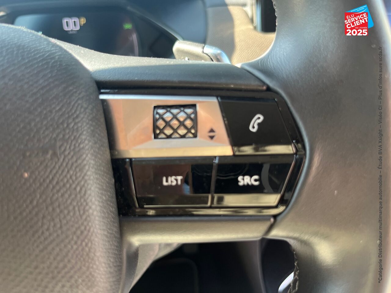 Véhicule d'occasion DS DS 3 CROSSBACK PURETECH 130CH GRAND CHIC AUTOMATIQUE 7CV chez BMW Pontarlier