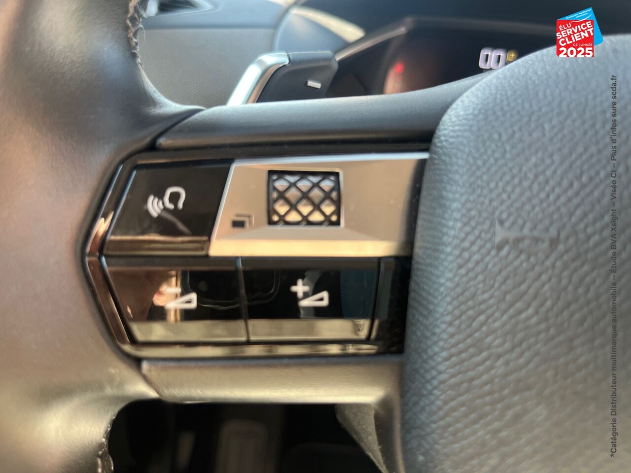Véhicule d'occasion DS DS 3 CROSSBACK PURETECH 130CH GRAND CHIC AUTOMATIQUE 7CV chez BMW Pontarlier