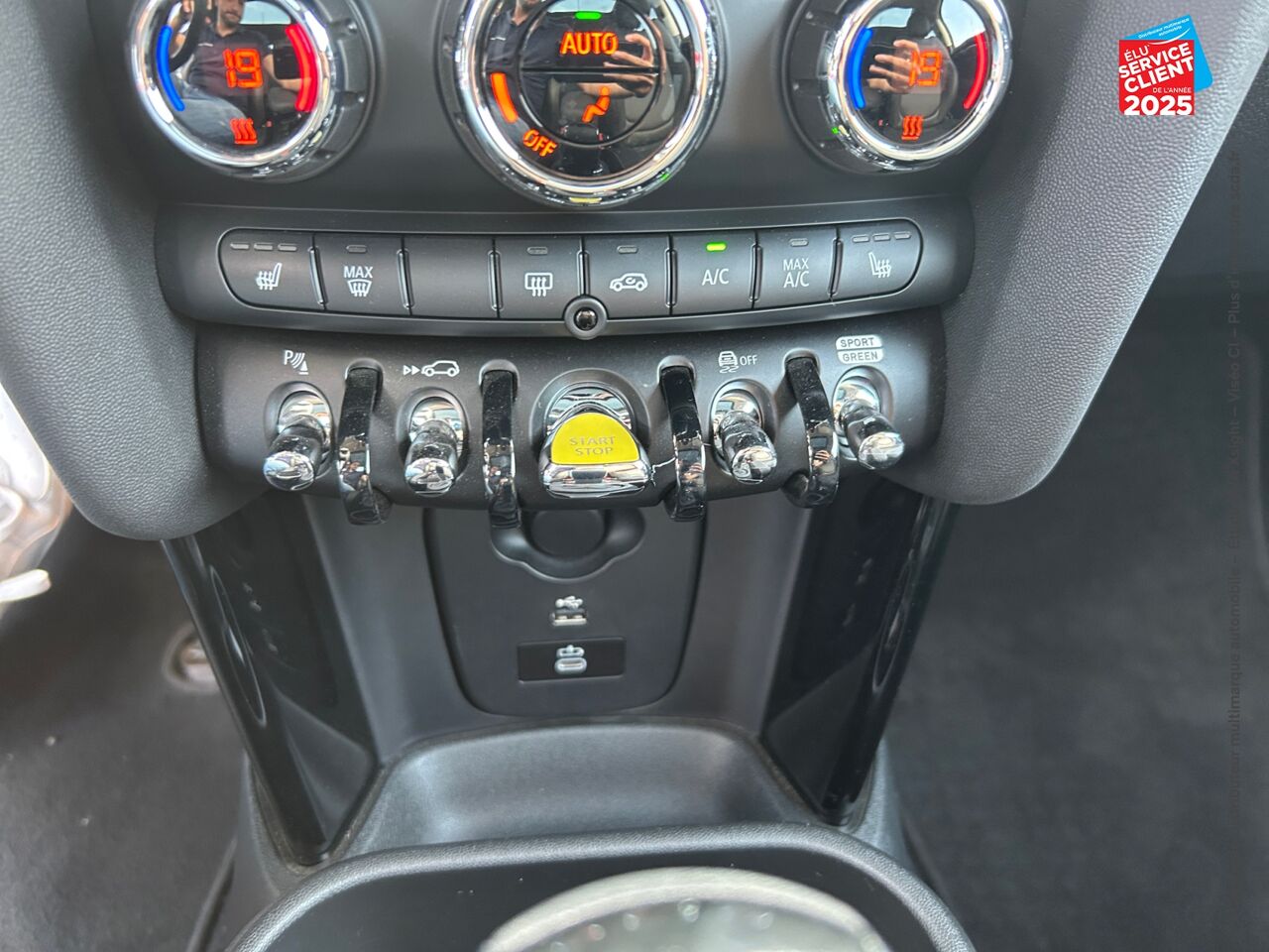 Véhicule d'occasion MINI MINI COOPER SE 184CH EDITION PREMIUM PLUS BVA 5CV chez Toyota Sarreguemines