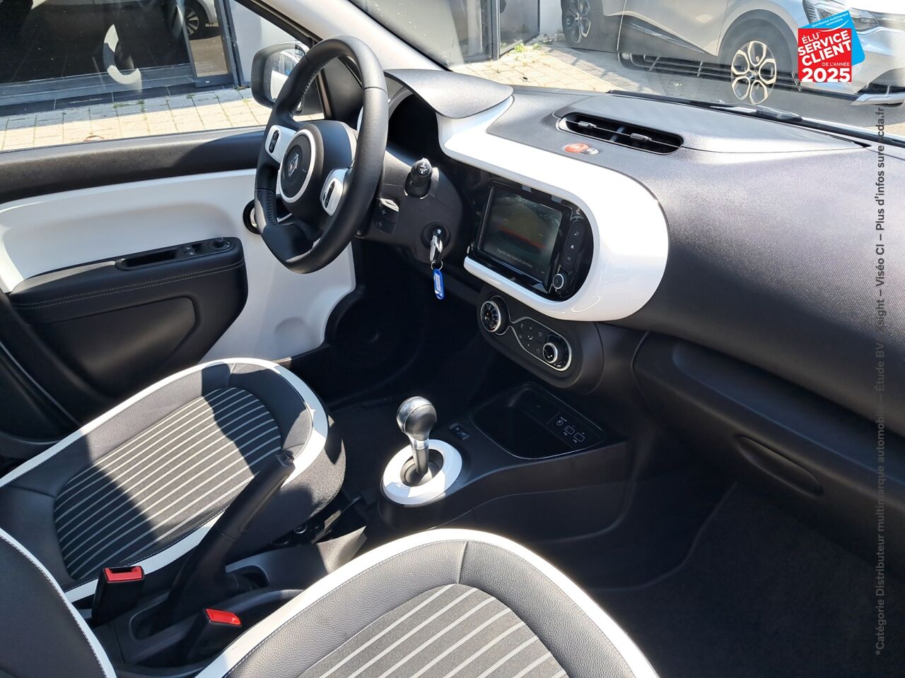 Véhicule d'occasion RENAULT TWINGO E-TECH ELECTRIC INTENS R80 ACHAT INTEGRAL - 21MY chez Fiat Mulhouse