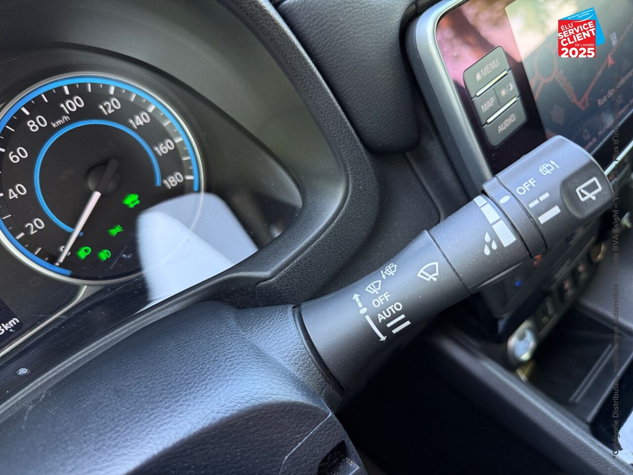 Véhicule d'occasion NISSAN LEAF 150CH 40KWH N-CONNECTA 21 chez Hyundai Chalons