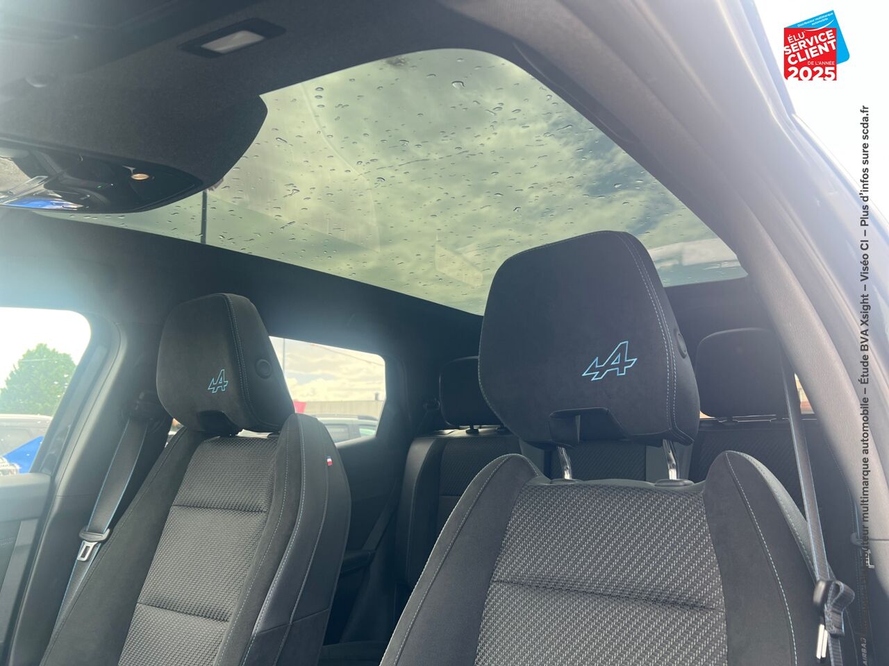 Véhicule d'occasion RENAULT ESPACE 1.2 E-TECH FULL HYBRID 200CH ESPRIT ALPINE TPANO SIEGES CHAUF GPS CAMERA CARPLAY chez Peugeot Charleville
