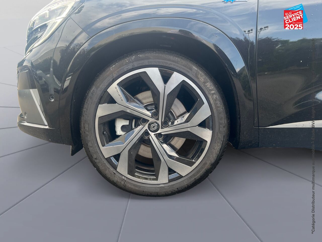 Véhicule d'occasion RENAULT ESPACE 1.2 E-TECH FULL HYBRID 200CH ESPRIT ALPINE TPANO SIEGES CHAUF GPS CAMERA CARPLAY chez Peugeot Charleville