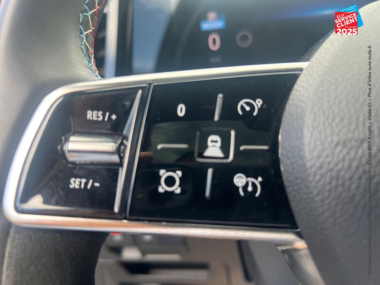 Véhicule d'occasion RENAULT ESPACE 1.2 E-TECH FULL HYBRID 200CH ESPRIT ALPINE TPANO SIEGES CHAUF GPS CAMERA CARPLAY chez Peugeot Charleville