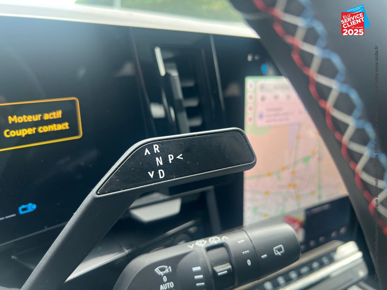 Véhicule d'occasion RENAULT ESPACE 1.2 E-TECH FULL HYBRID 200CH ESPRIT ALPINE TPANO SIEGES CHAUF GPS CAMERA CARPLAY chez Peugeot Charleville