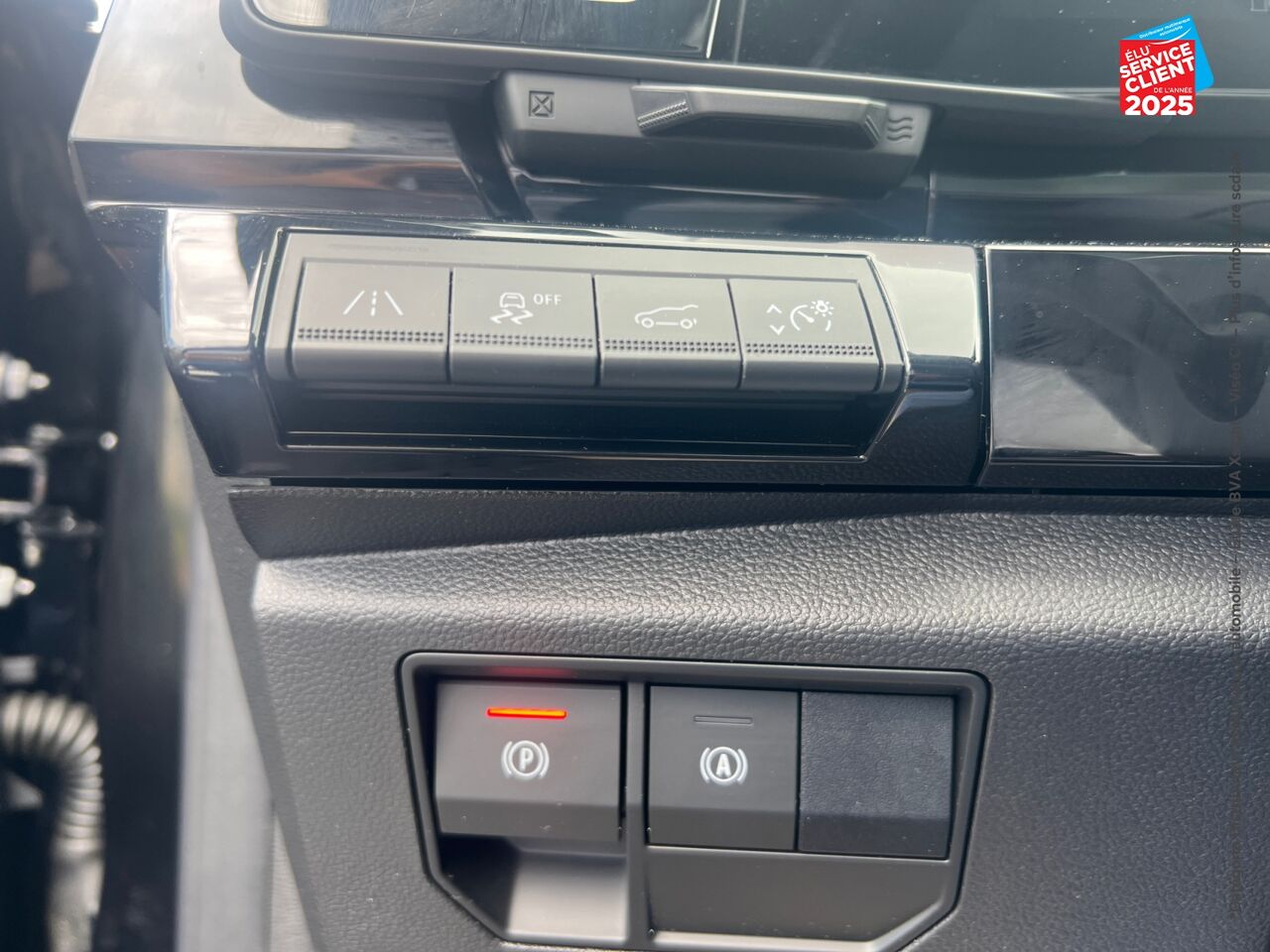 Véhicule d'occasion RENAULT ESPACE 1.2 E-TECH FULL HYBRID 200CH ESPRIT ALPINE TPANO SIEGES CHAUF GPS CAMERA CARPLAY chez Peugeot Charleville