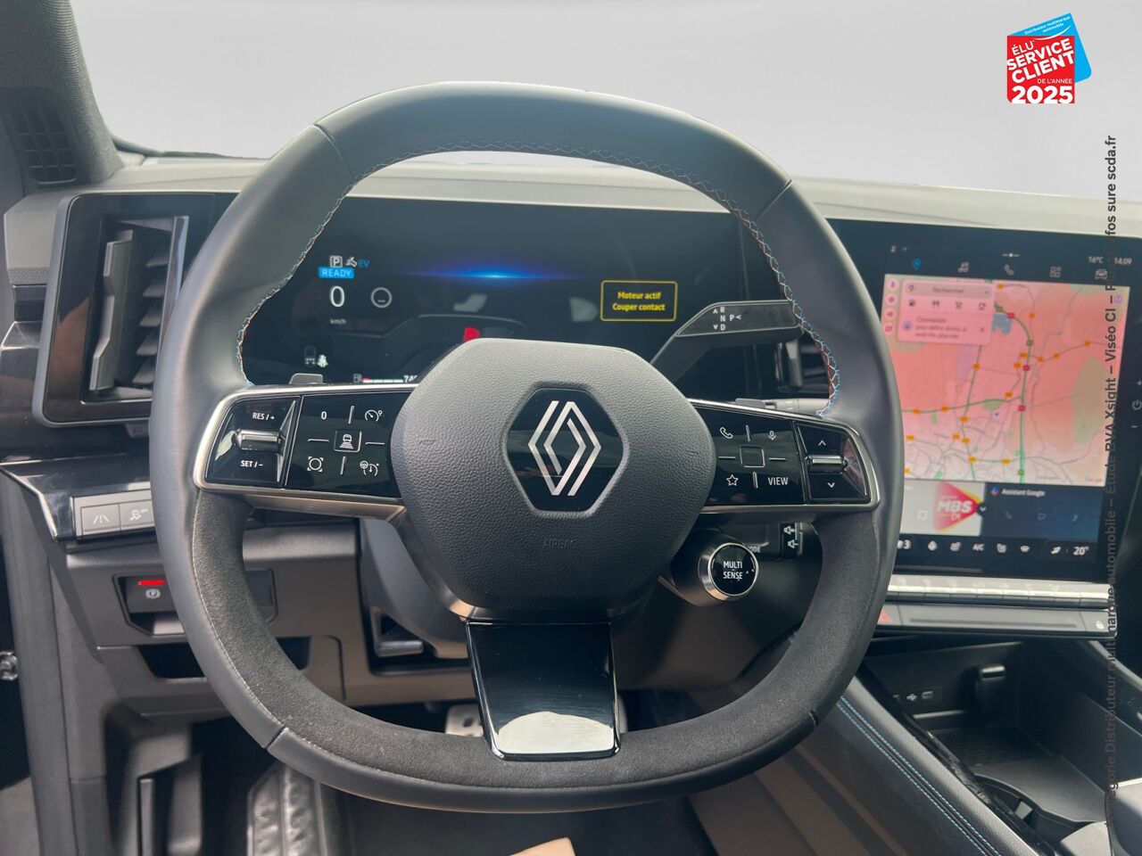 Véhicule d'occasion RENAULT ESPACE 1.2 E-TECH FULL HYBRID 200CH ESPRIT ALPINE TPANO SIEGES CHAUF GPS CAMERA CARPLAY chez Peugeot Charleville