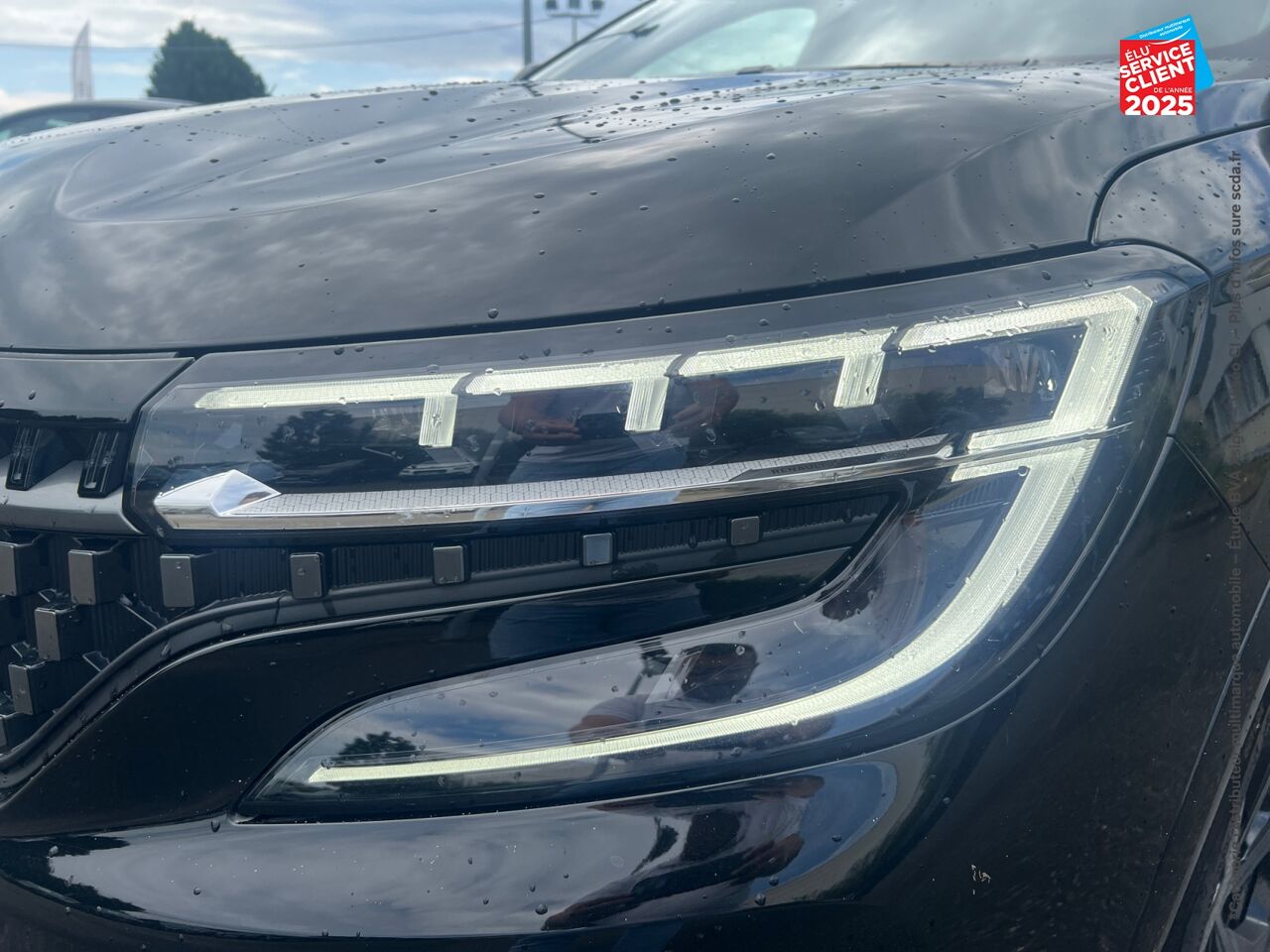 Véhicule d'occasion RENAULT ESPACE 1.2 E-TECH FULL HYBRID 200CH ESPRIT ALPINE TPANO SIEGES CHAUF GPS CAMERA CARPLAY chez Peugeot Charleville