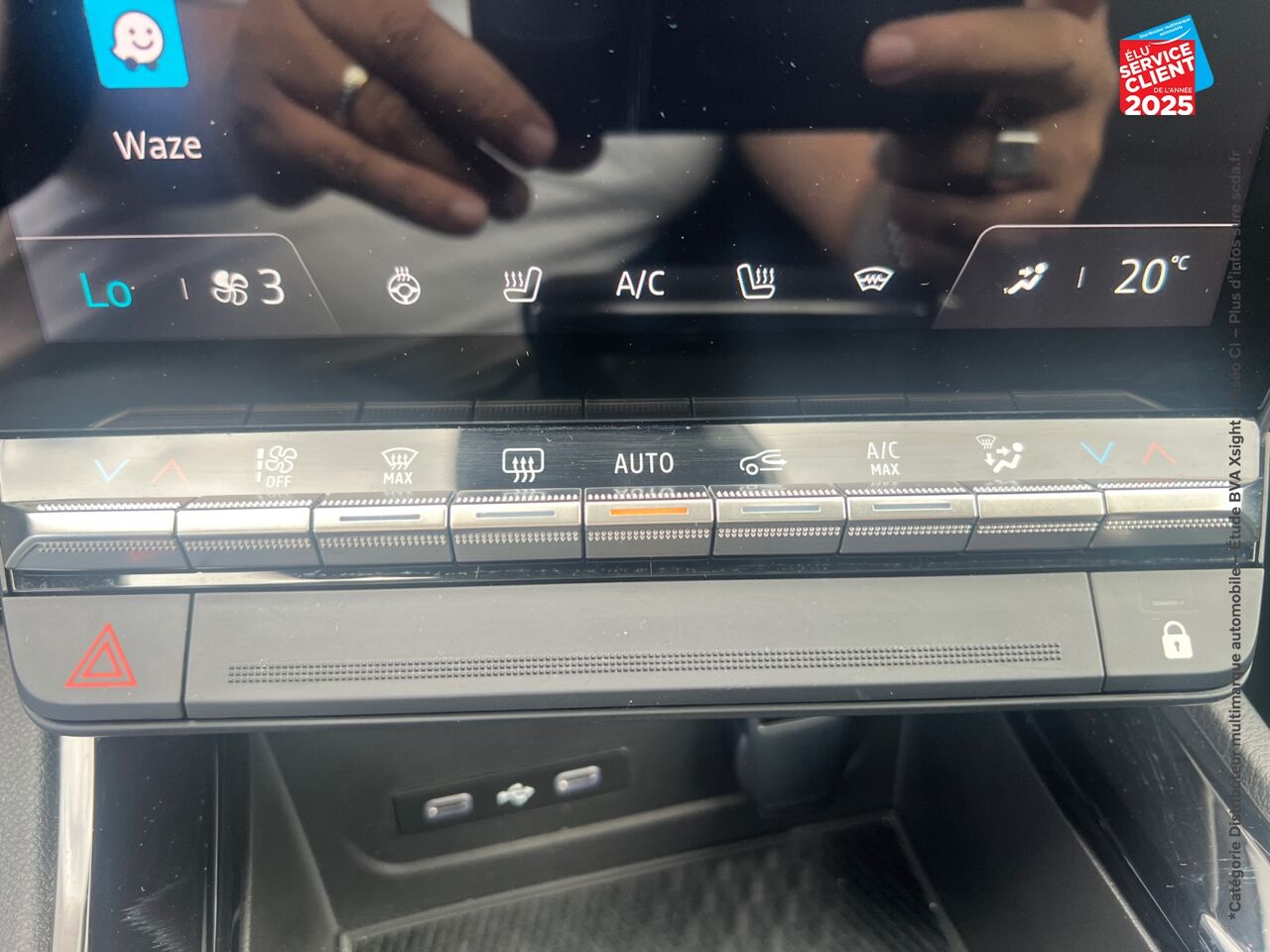 Véhicule d'occasion RENAULT ESPACE 1.2 E-TECH FULL HYBRID 200CH ESPRIT ALPINE TPANO SIEGES CHAUF GPS CAMERA CARPLAY chez Peugeot Charleville
