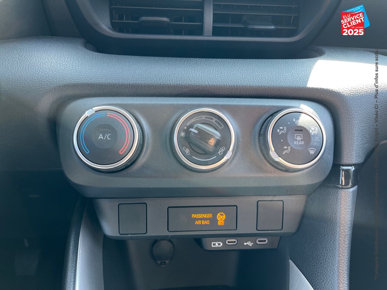Véhicule d'occasion TOYOTA YARIS 120 VVT-I DYNAMIC BUSINESS 5P MC24 chez Toyota Saint Dizier