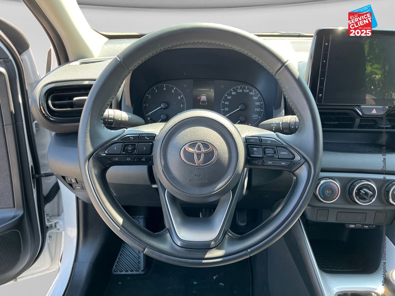 Véhicule d'occasion TOYOTA YARIS 120 VVT-I DYNAMIC BUSINESS 5P MC24 chez Toyota Saint Dizier