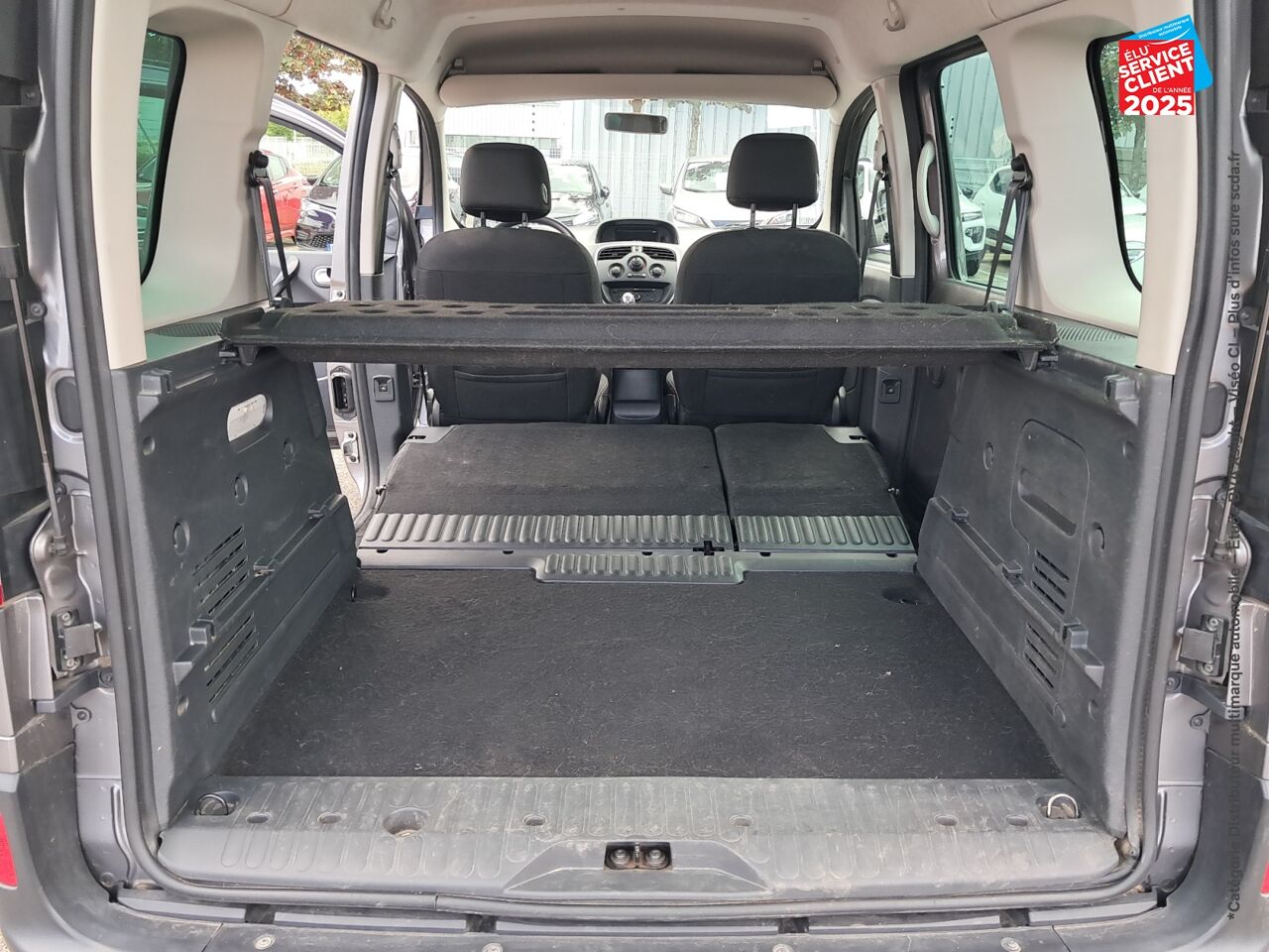 Véhicule d'occasion RENAULT KANGOO 1.5 BLUE DCI 115CH BUSINESS ATTELAGE chez Toyota Thionville