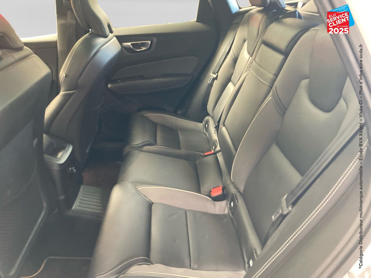 Véhicule d'occasion VOLVO XC60 T8 AWD RECHARGE 303 + 87CH R-DESIGN GEARTRONIC chez HESS Automobile