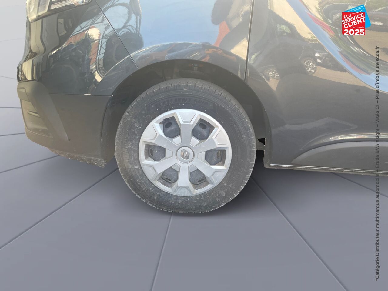 Véhicule d'occasion RENAULT TRAFIC COMBI L2 2.0 BLUE DCI 150CH SS ZEN 8 PLACES ATTELAGE chez Nissan Beaune