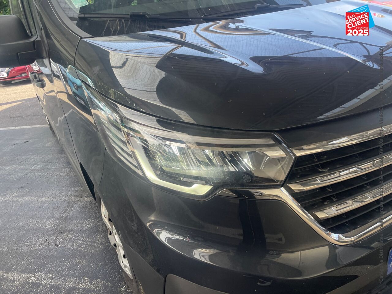 Véhicule d'occasion RENAULT TRAFIC COMBI L2 2.0 BLUE DCI 150CH SS ZEN 8 PLACES ATTELAGE chez Nissan Beaune