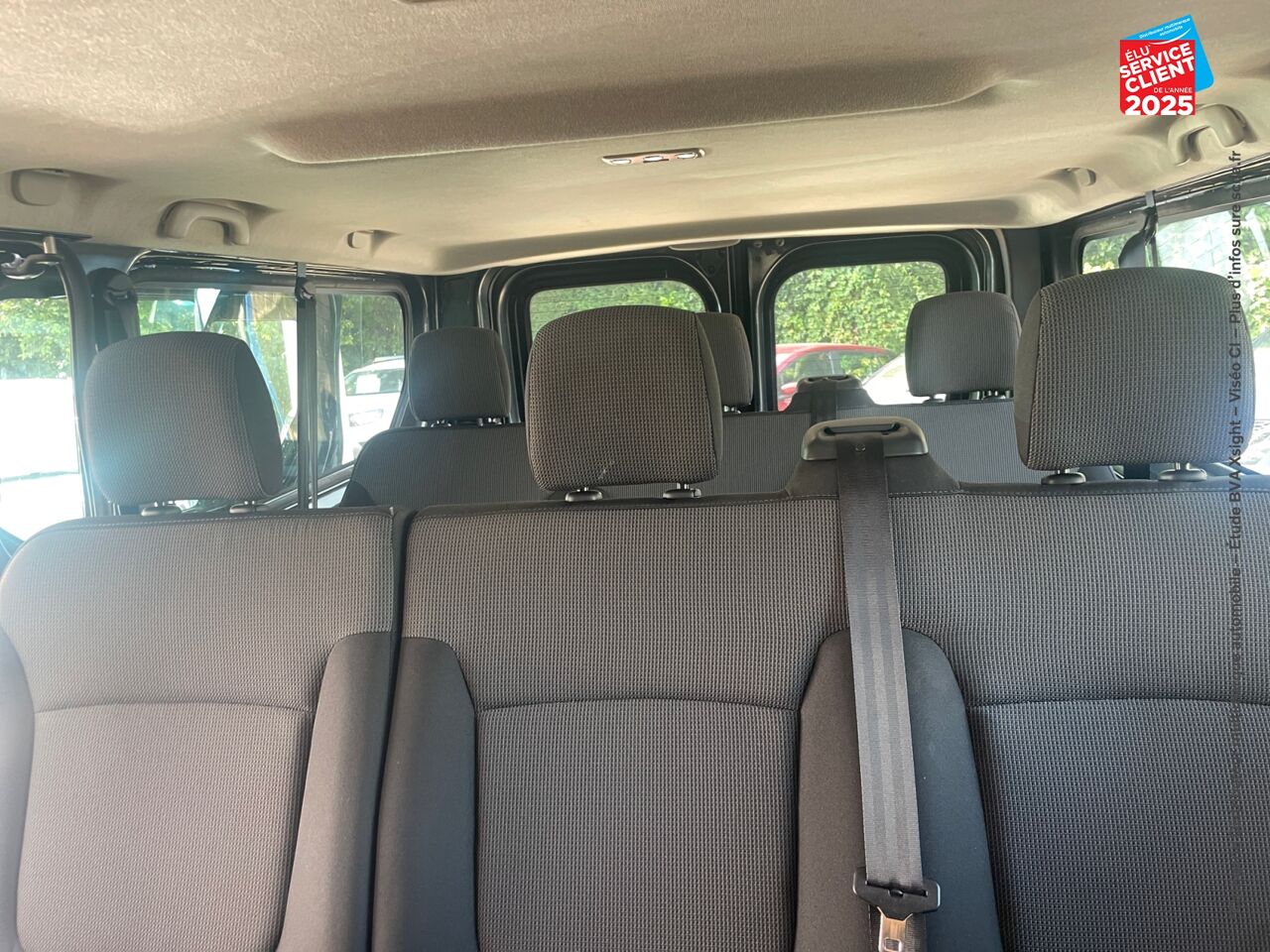 Véhicule d'occasion RENAULT TRAFIC COMBI L2 2.0 BLUE DCI 150CH SS ZEN 8 PLACES ATTELAGE chez Nissan Beaune