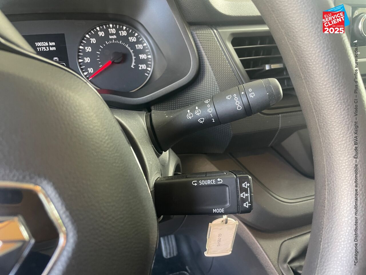 Véhicule d'occasion RENAULT TRAFIC COMBI L2 2.0 BLUE DCI 150CH SS ZEN 8 PLACES ATTELAGE chez Nissan Beaune