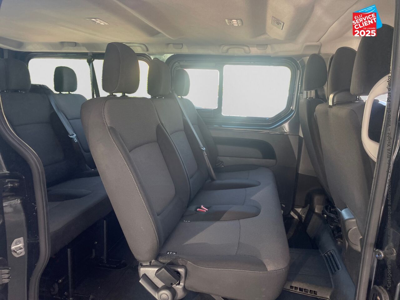 Véhicule d'occasion RENAULT TRAFIC COMBI L2 2.0 BLUE DCI 150CH SS ZEN 8 PLACES ATTELAGE chez Nissan Beaune
