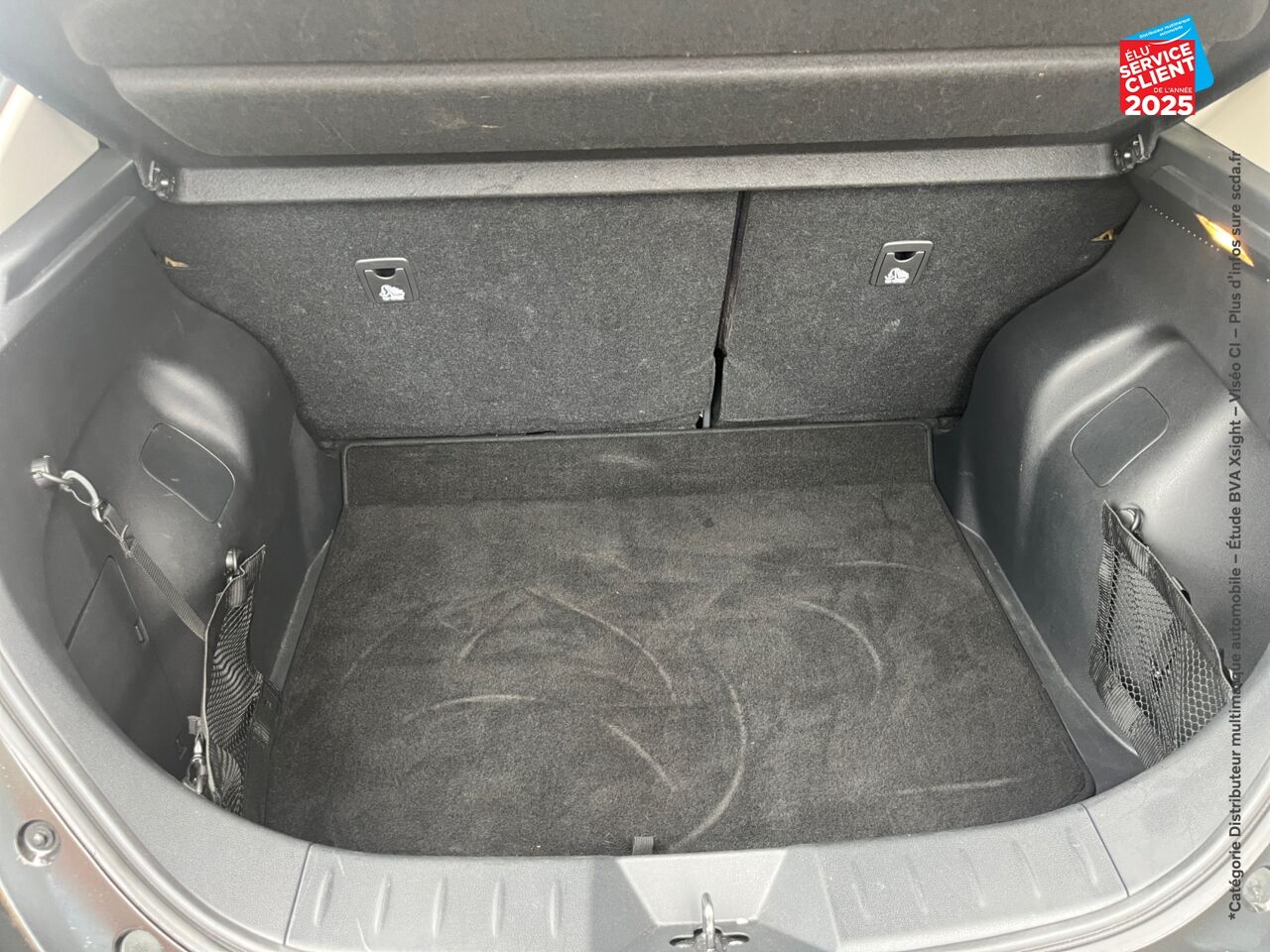 Véhicule d'occasion NISSAN LEAF 150CH 40KWH N-CONNECTA 19 SIEGES CHAUF GPS chez Peugeot Charleville
