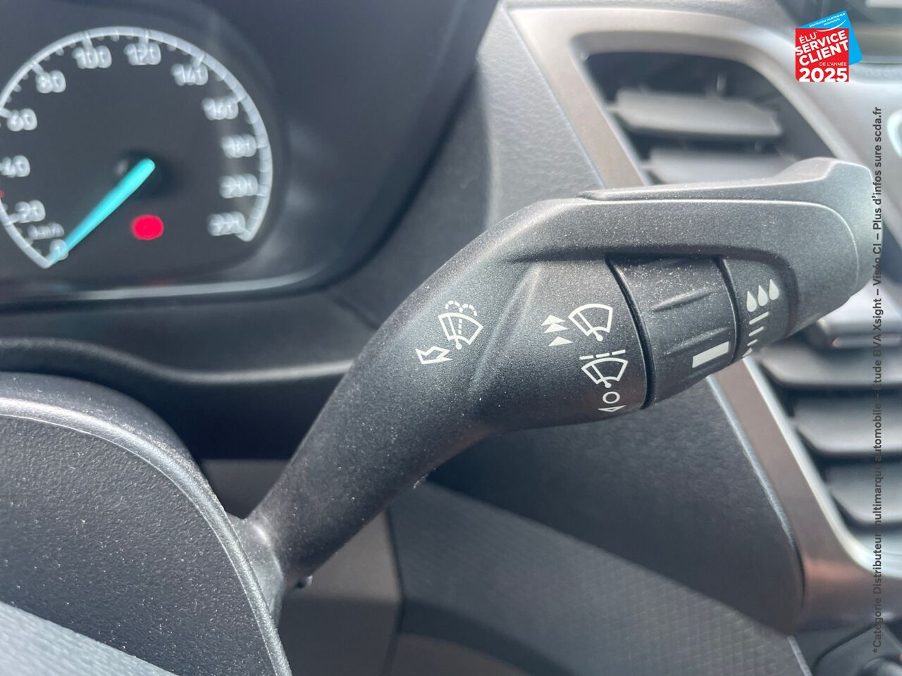 Véhicule d'occasion FORD TRANSIT CONNECT L1 1.5 ECOBLUE 100CH TREND BVA GPS CAMERA chez Nissan Thionville