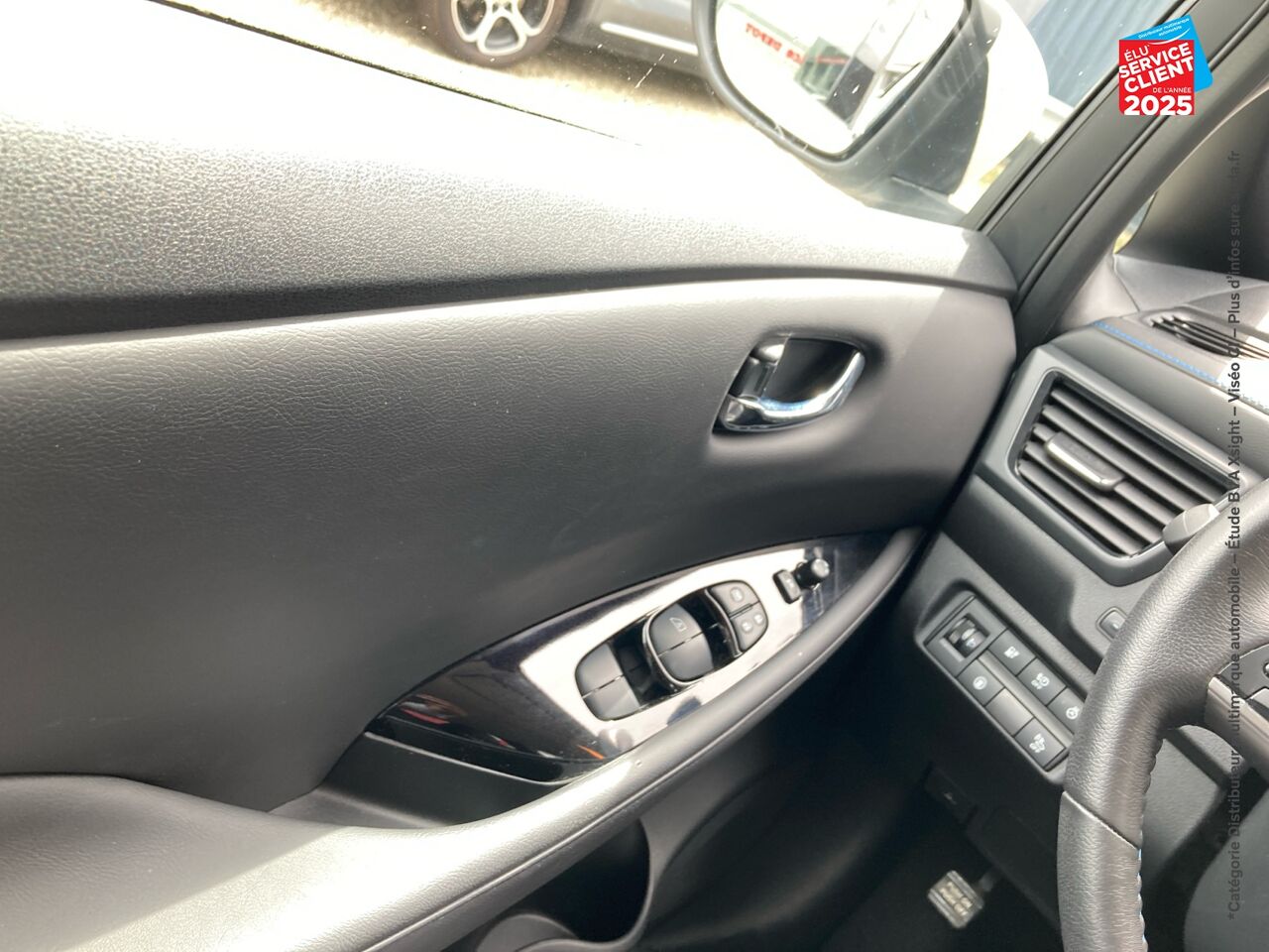 Véhicule d'occasion NISSAN LEAF 150CH 40KWH N-CONNECTA 21 SIEGES CHAUF GPS chez Nissan Beaune